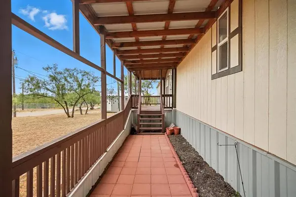 1104 W New Mexico Avenue, Sweetwater, TX 79556