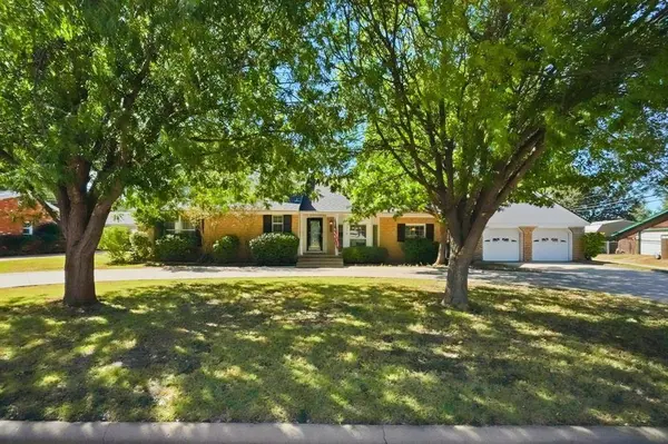 2016 Regent Drive, Abilene, TX 79605