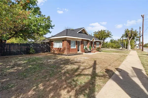 908 S Colorado Street, Coleman, TX 76834