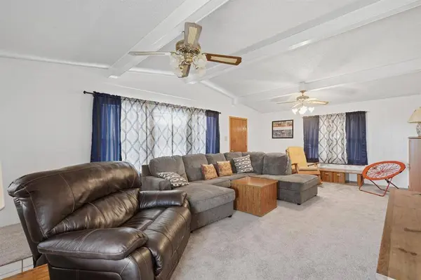 809 N Main Street, Jayton, TX 79528