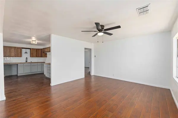 1604 5th Street, Goldthwaite, TX 76844