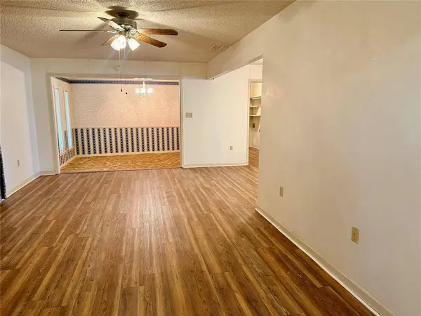 305 S Cleveland Avenue, Aspermont, TX 79502