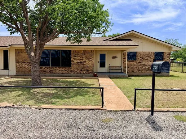 305 S Cleveland Avenue, Aspermont, TX 79502