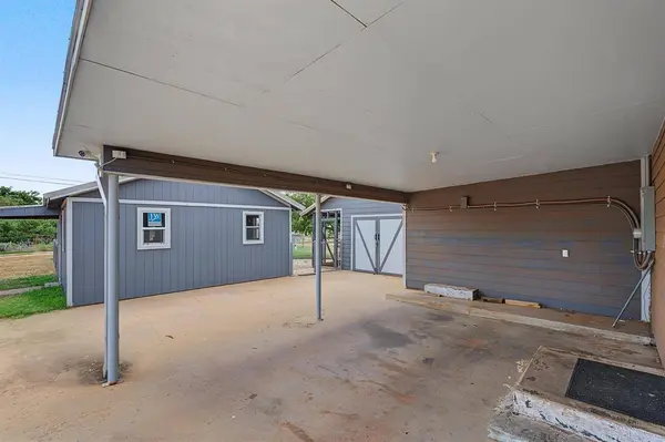 611 N Richard Avenue, Rotan, TX 79546