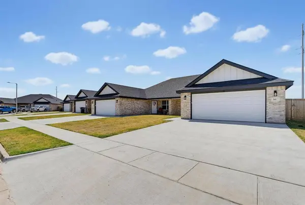 317 / 321 Woodstock Lane, Abilene, TX 79602