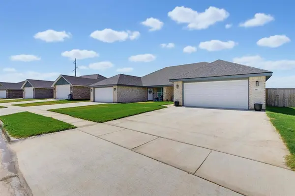 333 / 337 Woodstock Lane