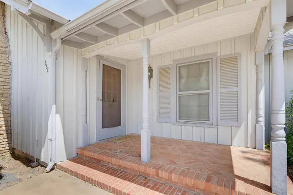 360 S 11th Avenue, Munday, TX 76371