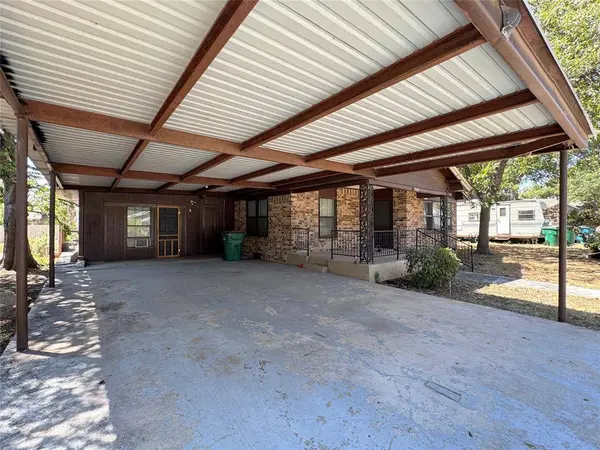 204 E 9th Street, Coleman, TX 76834