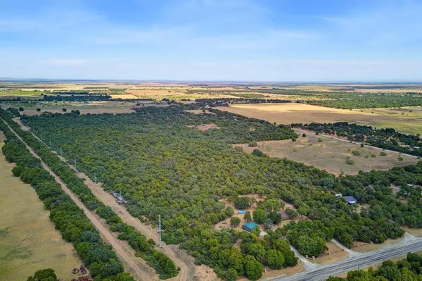 35 AC CR 383, Hawley, TX 79525