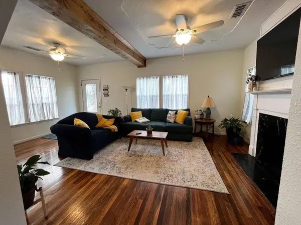 1100 W Walnut Street, Coleman, TX 76834