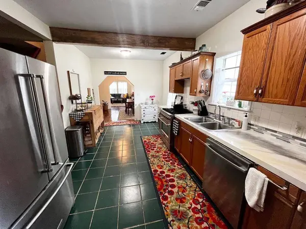 1100 W Walnut Street, Coleman, TX 76834