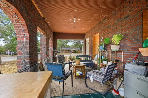 1100 W Walnut Street, Coleman, TX 76834