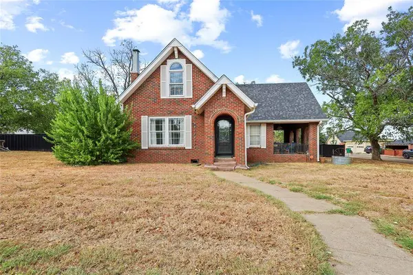 1100 W Walnut Street, Coleman, TX 76834