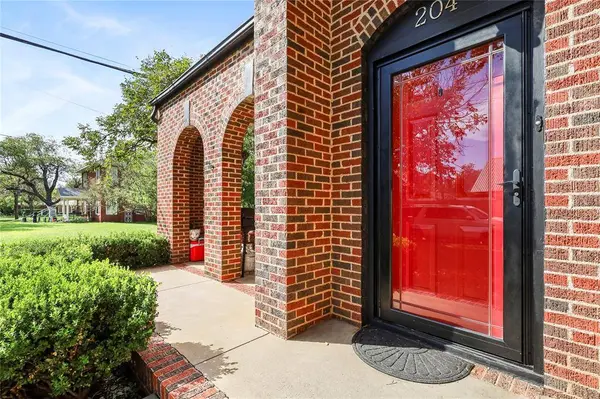 204 S Nueces Street, Coleman, TX 76834