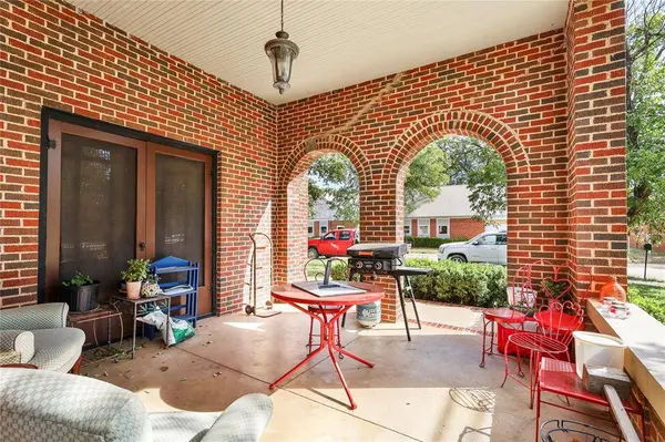 204 S Nueces Street, Coleman, TX 76834