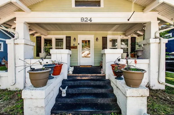 924 N Rutan St, Wichita, KS 67208