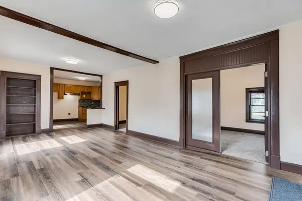 116 W 5th St, Valley Center, KS 67147