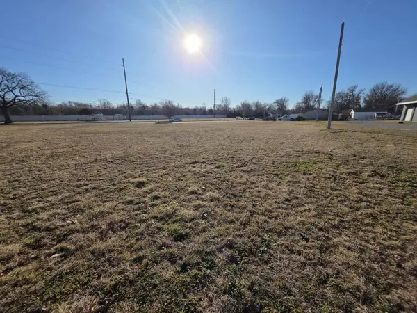 101 Turkle Ave, Haysville, KS 67060