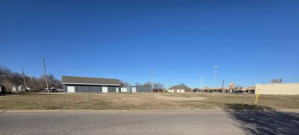 101 Turkle Ave, Haysville, KS 67060
