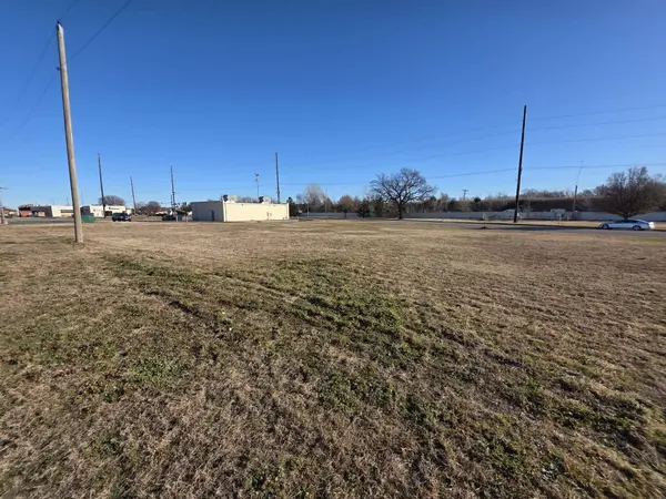 101 Turkle Ave, Haysville, KS 67060