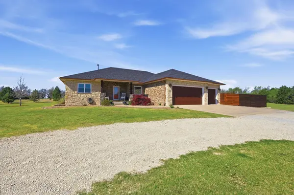 2601 S Brookmeadow Dr, Garden Plain, KS 67050