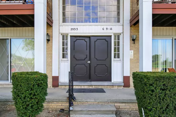 29313 Hayes Road #13 Road, Warren, MI 48088