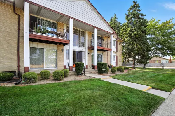 29313 Hayes Road #13 Road, Warren, MI 48088