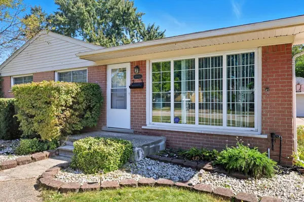 35906 Rewa ST Street, Clinton Township, MI 48035