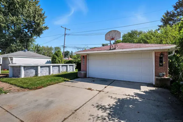 35906 Rewa ST Street, Clinton Township, MI 48035