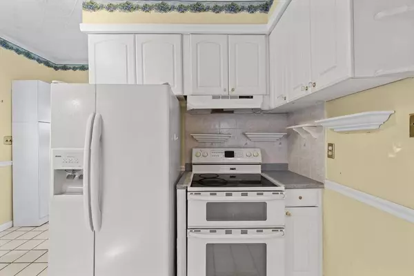 226 Gibson St, Lowell, MA 01851