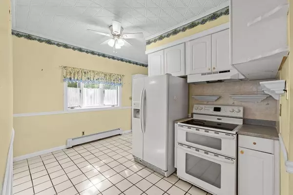 226 Gibson St, Lowell, MA 01851