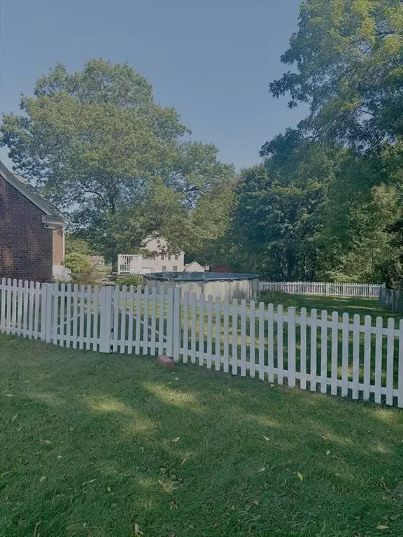 18 Settlers Way, Dracut, MA 01826