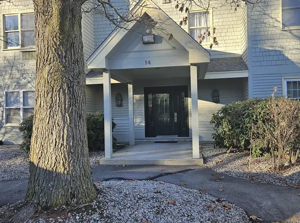 14 Turnbuckle Ln #5, Merrimack, NH 03054-4448