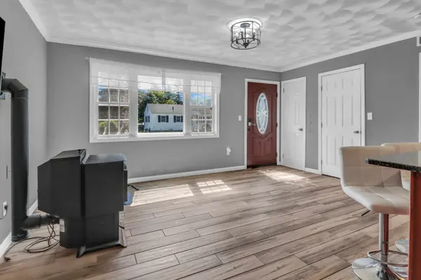 98 Turgeon Ave, Dracut, MA 01826-2444
