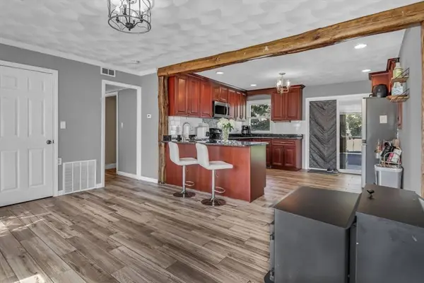 98 Turgeon Ave, Dracut, MA 01826