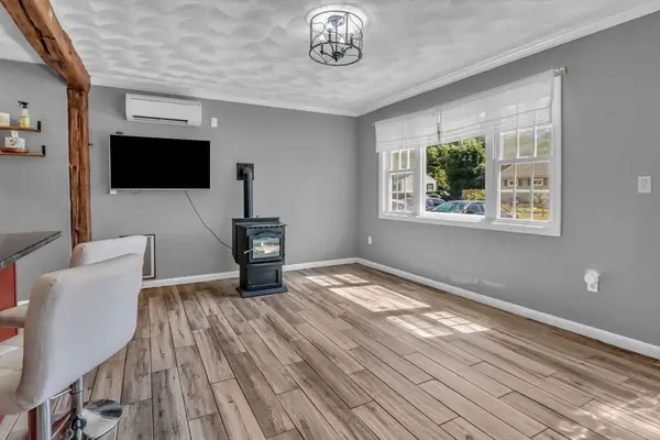 98 Turgeon Ave, Dracut, MA 01826