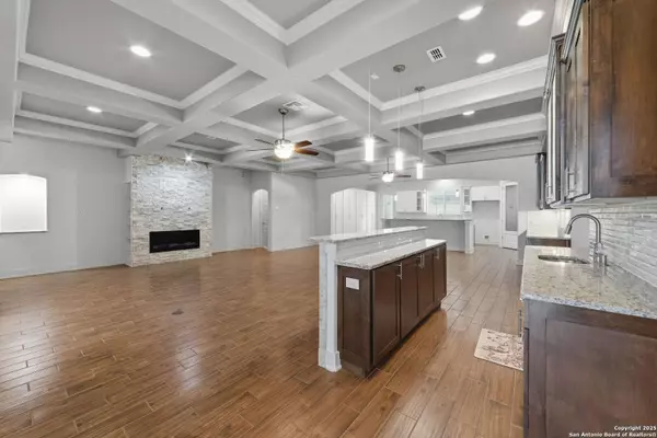 3172 Interstate 35, Natalia, TX 78059