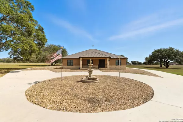 3172 Interstate 35, Natalia, TX 78059