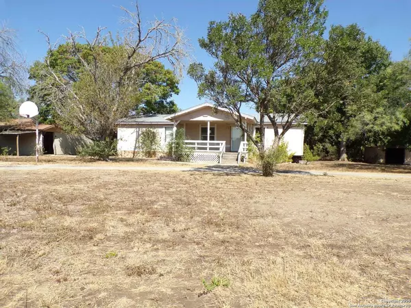 368 County Road 458, Hondo, TX 78861