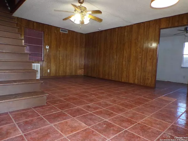 222 Pulliam, Uvalde, TX 78801