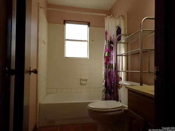 222 Pulliam, Uvalde, TX 78801