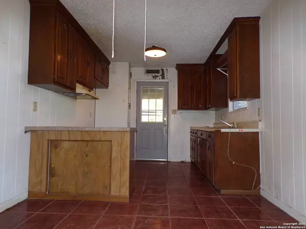 222 Pulliam, Uvalde, TX 78801