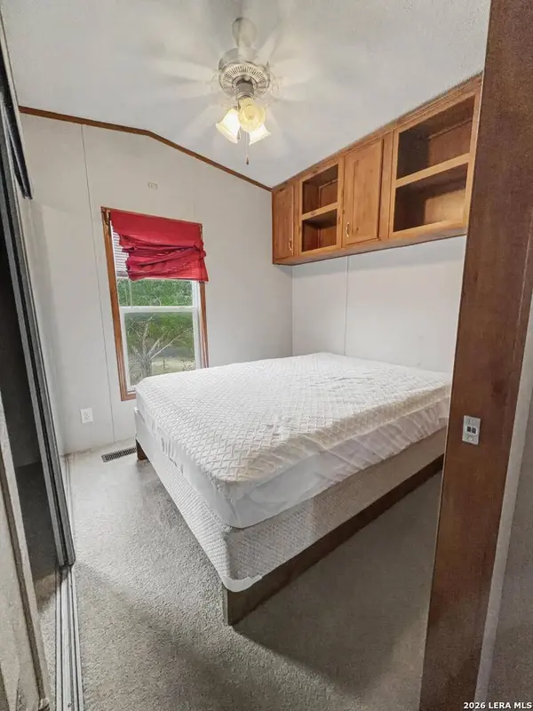 1372 Lakeshore, Bandera, TX 78003