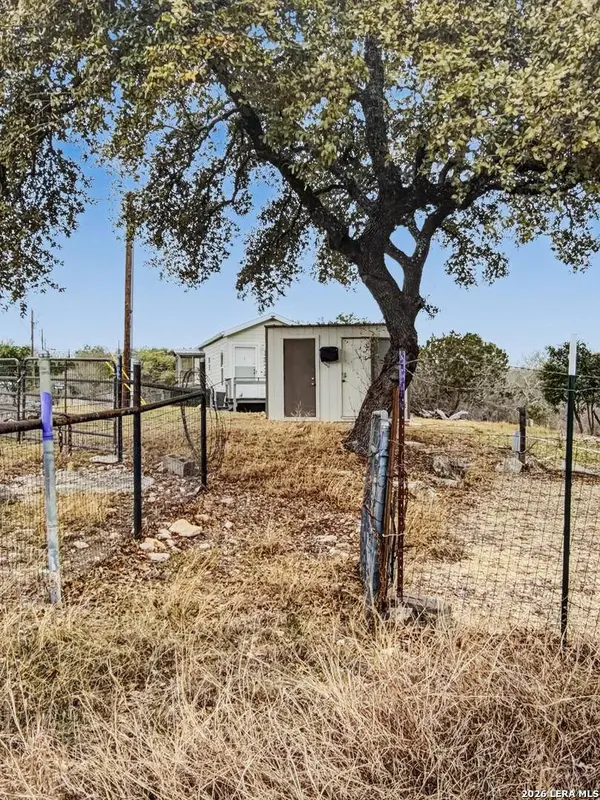 1372 Lakeshore, Bandera, TX 78003