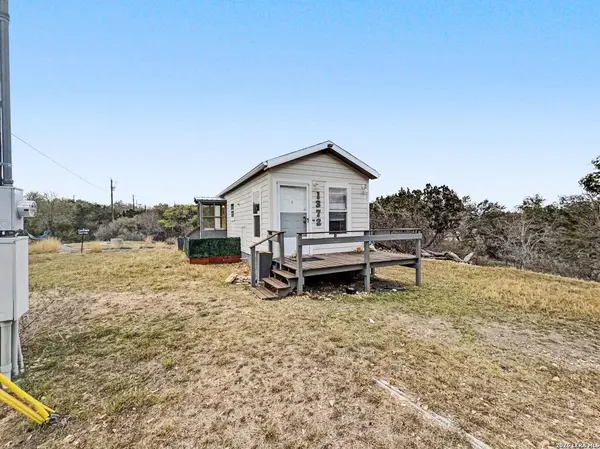 1372 Lakeshore, Bandera, TX 78003