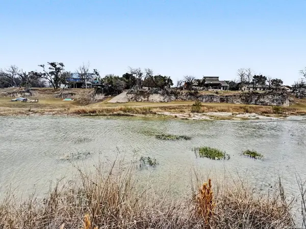 1372 Lakeshore, Bandera, TX 78003