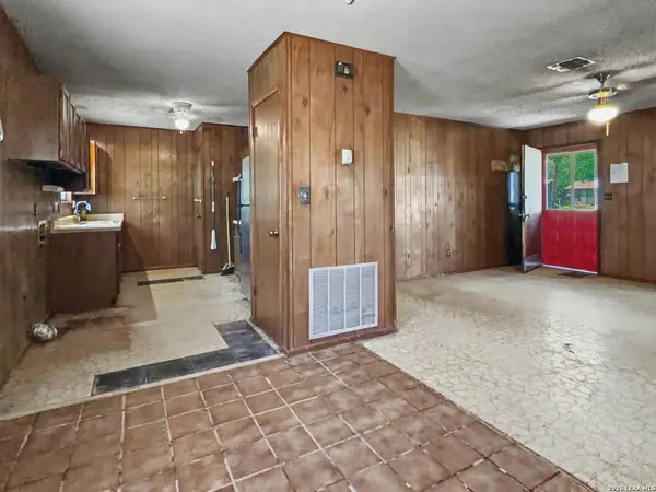 517 E Daniel, Uvalde, TX 78801