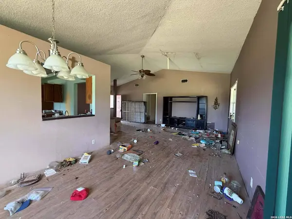 380 County Road 6723, Natalia, TX 78059
