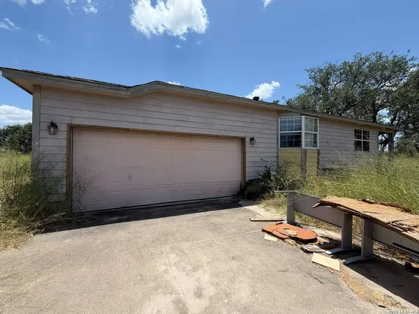 380 County Road 6723, Natalia, TX 78059