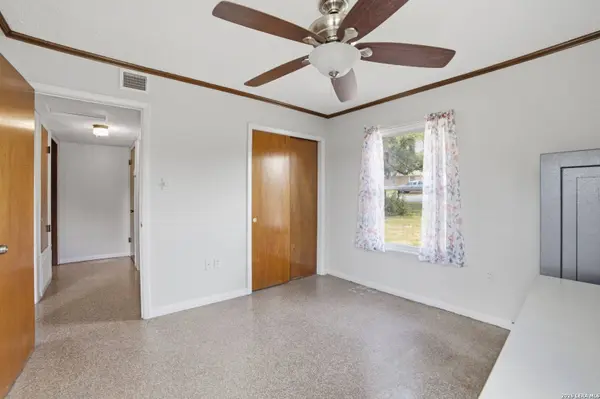225 LOWER LACOSTE RD, Castroville, TX 78009